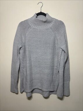 American Eagle Outfitters Light Gray Turtleneck Knit Sweater